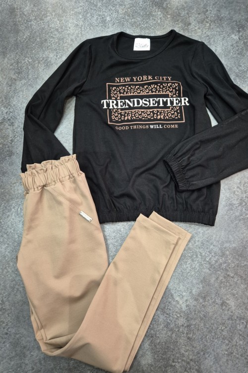 Killy design gumis aljú bővebb fazonja felső csinos barna nadrággal szettben 