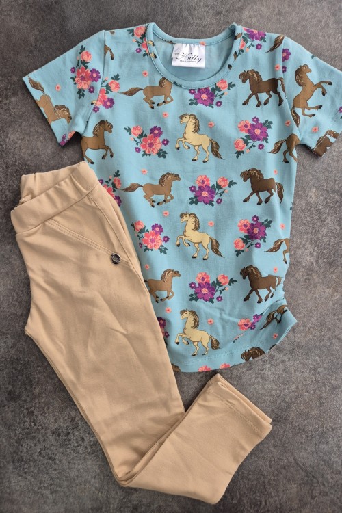 Killy design bézs nadrágos szett lovas pólóval 