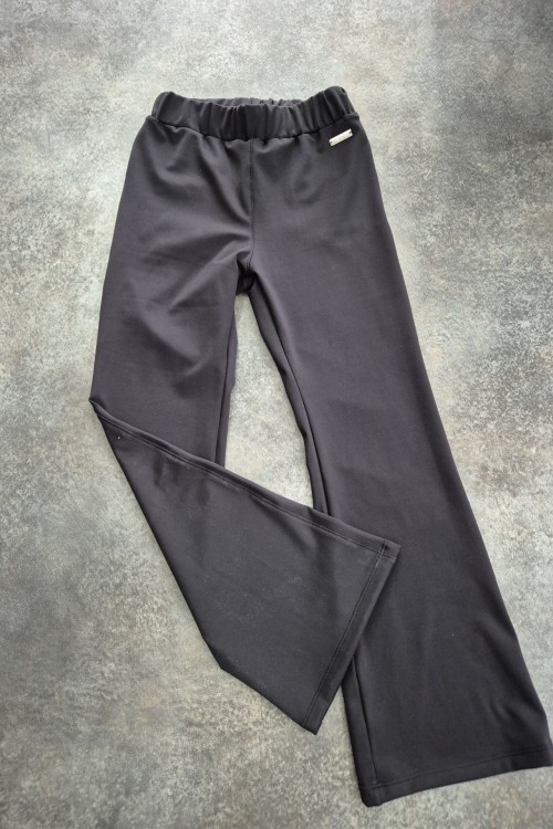 Killy design belül bolyhozott melegebb puha anyagú fekete trapéz nadrág 