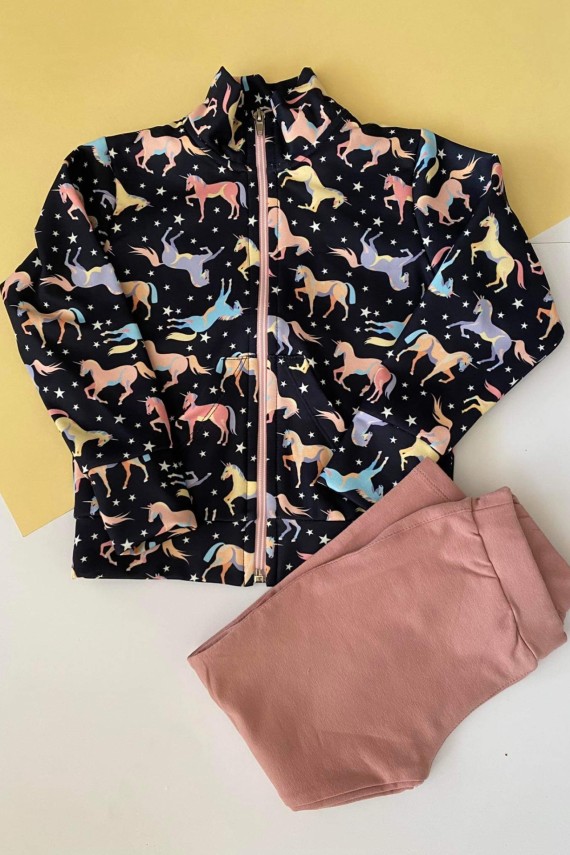 Lovas kardigán nadrág nélkül 